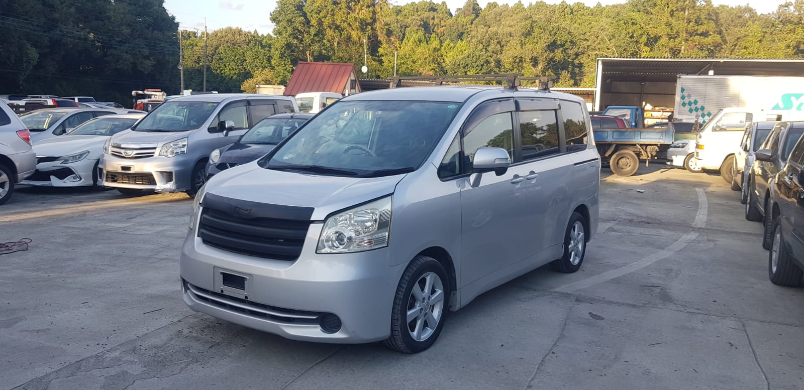 TOYOTA VOXY Kirameki
